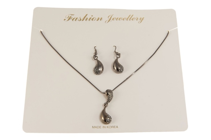 3.Grafitowy naszyjnik z kolczykami