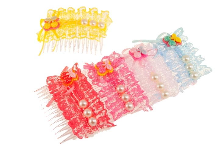 Grzebień z koronką