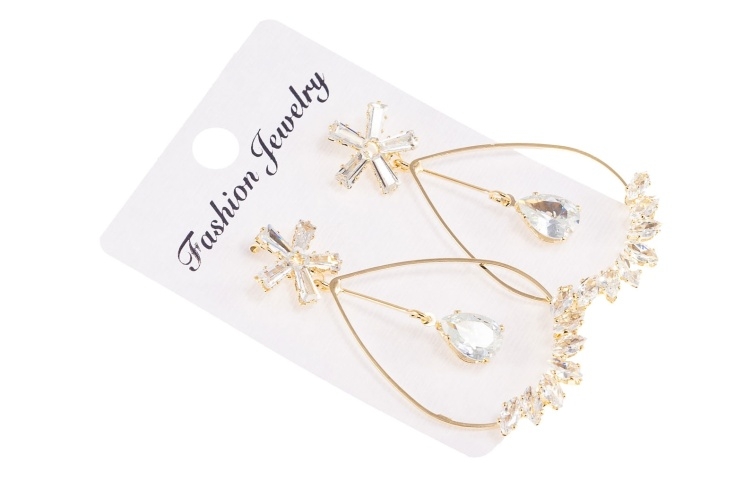 Złote, błyszczące kolczyki