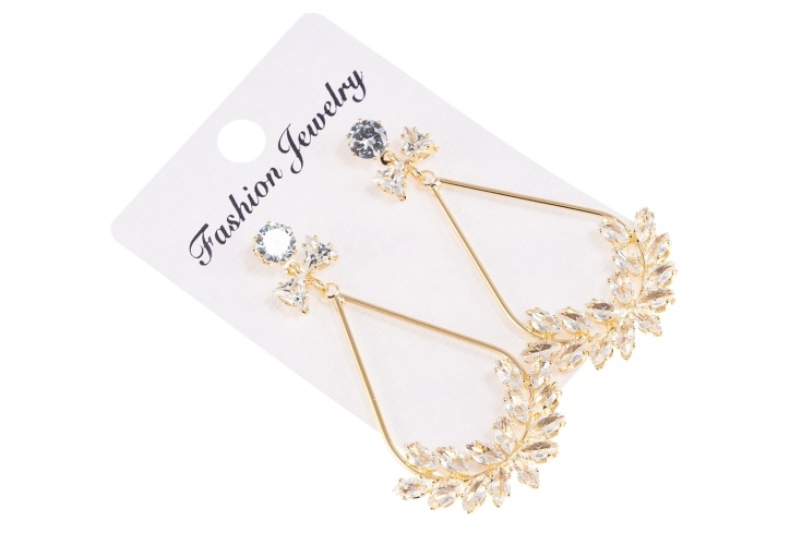 Złote, błyszczące kolczyki