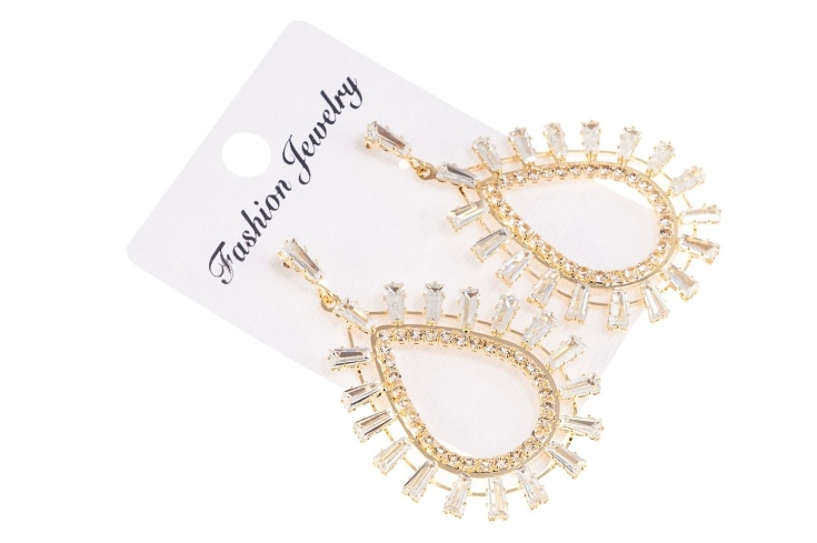 Złote, błyszczące kolczyki