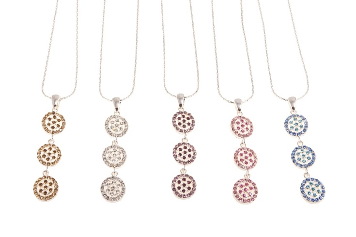 Eleganckie naszyjniki z dżetami