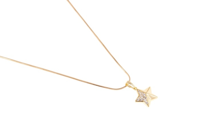 Delikatny złoty naszyjnik z gwiazdką