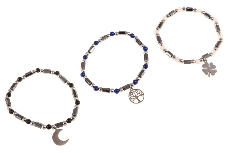 Delikatna bransoletka z przywieszką