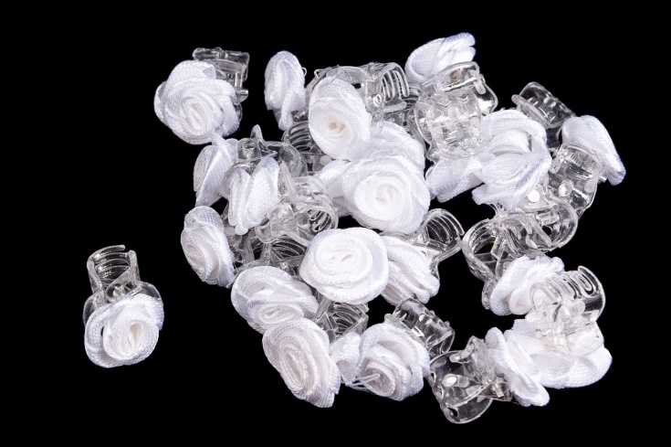 Mini szczęka z białą różyczką