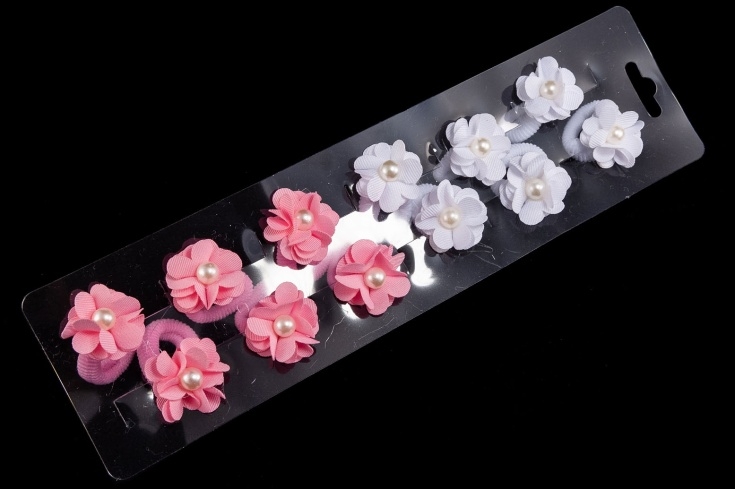 Różowe i białe gumki z kwiatkami 