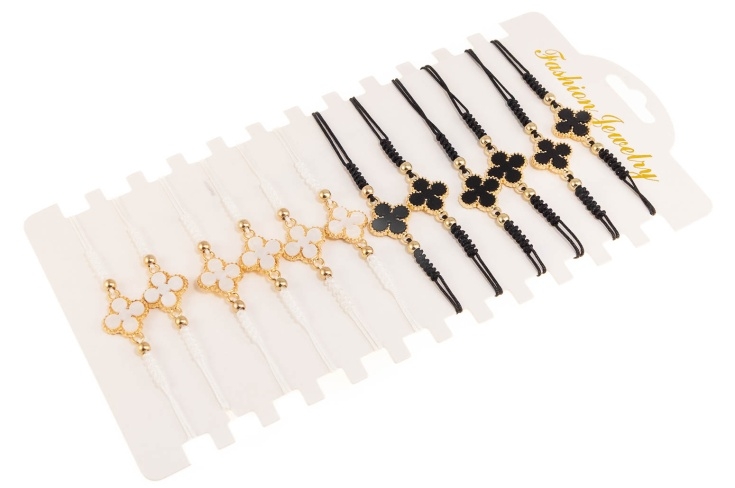 Czarne i białe bransoletki