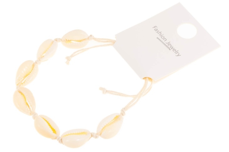 Kremowa bransoletka z muszelkami