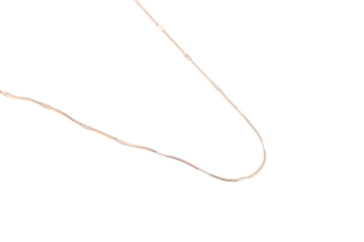 Elegancki, złoty łańcuszek