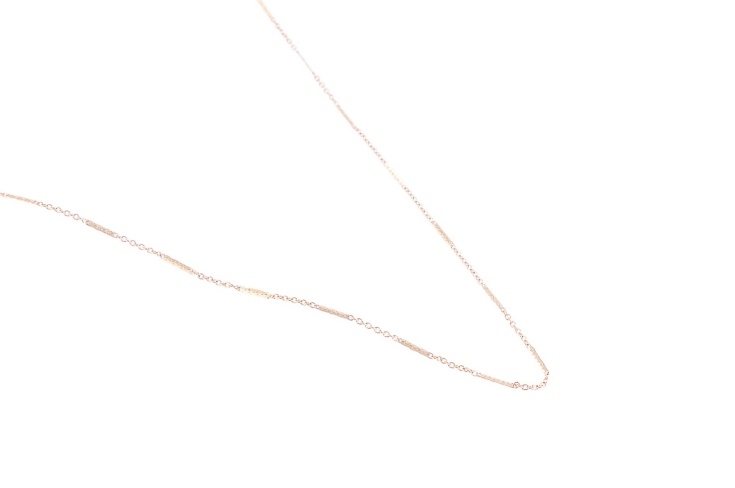 Elegancki, złoty łańcuszek