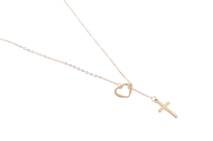 Naszyjnik z serduszkiem i krzyżem